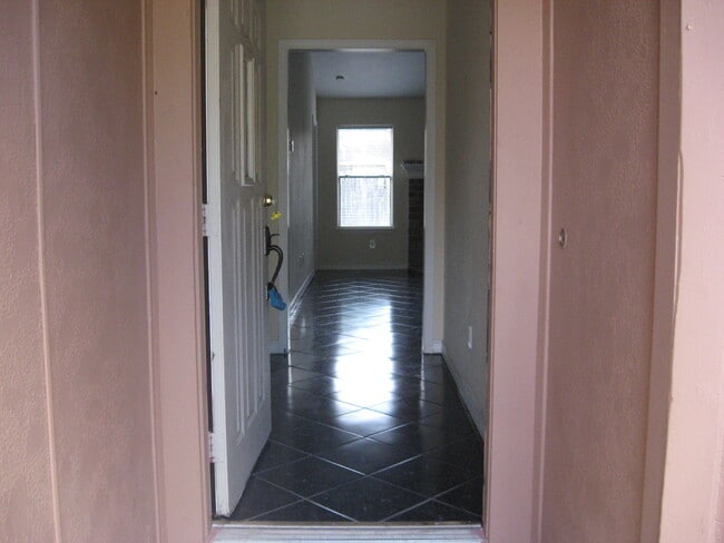 Photo - 2822 Vancouver Dr