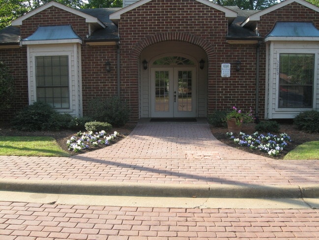 Leasing Office