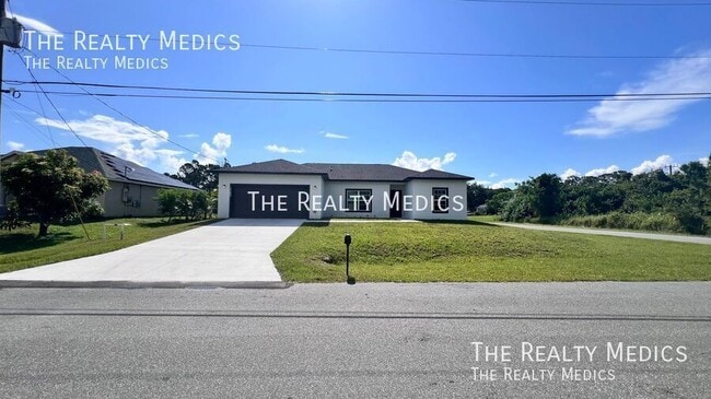 Building Photo - 3299 Bowline Ave