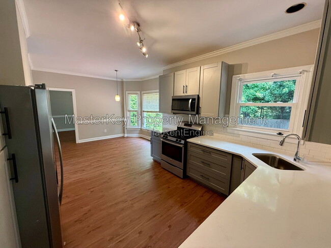Photo - 701 Cricketfield Ln