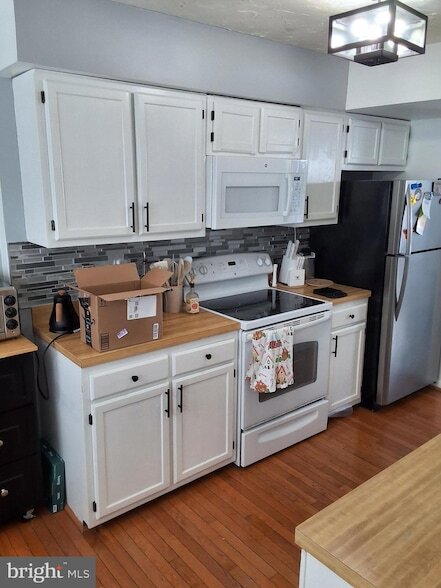 Photo - 19206 Esmond Terrace