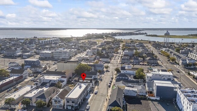 Building Photo - 111 Blaine Ave Unit 2nd floor