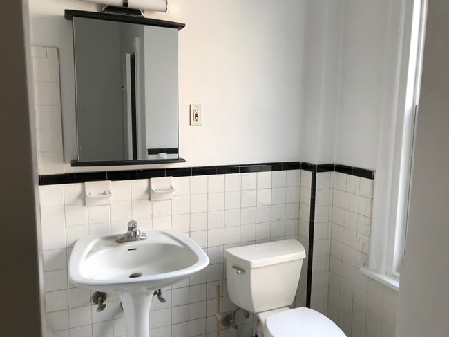 Bathroom - 1508 17th St NW Unit 3