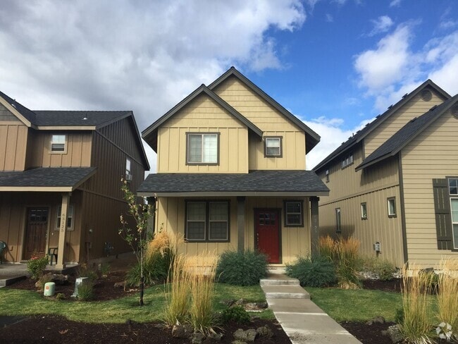 Building Photo - 3 Bed/2.5 Bath Single Family Home - Empire...