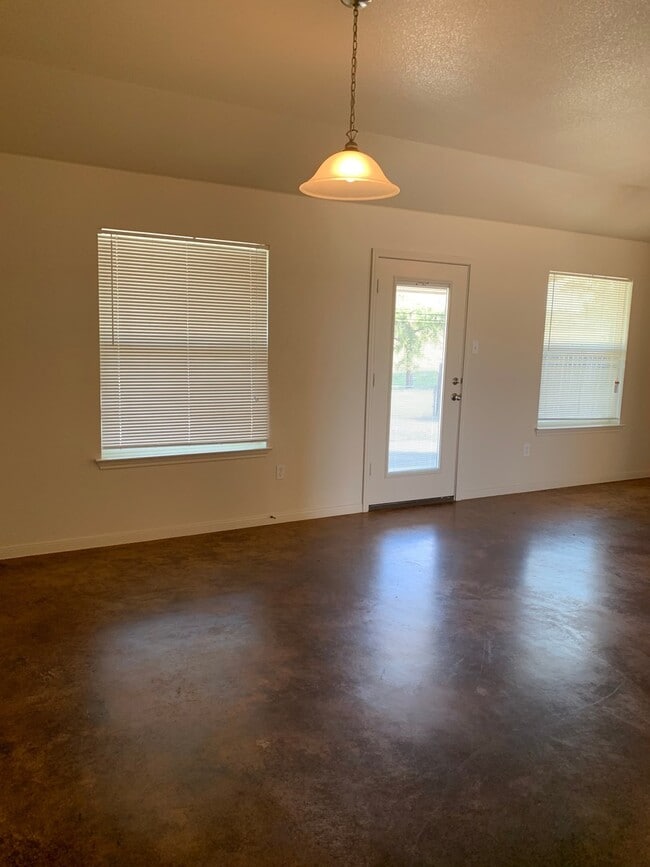 Photo - 4 Bdrm 2.25 Bath in Copperas Cove