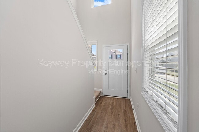 Photo - 651 Manitou Cir