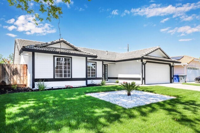 Photo - Fully Remodeled Los Banos 3/2 with Pool