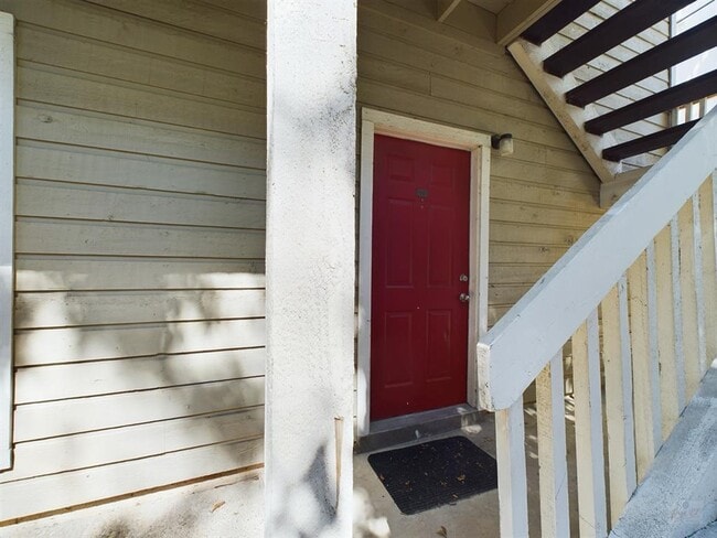 Building Photo - 2313 Longview St Unit 102