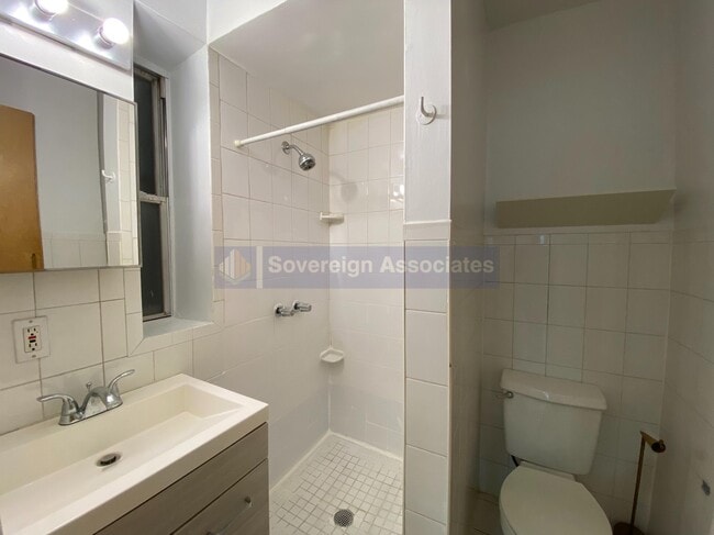 Photo - 527 W 48th St Unit 4RE