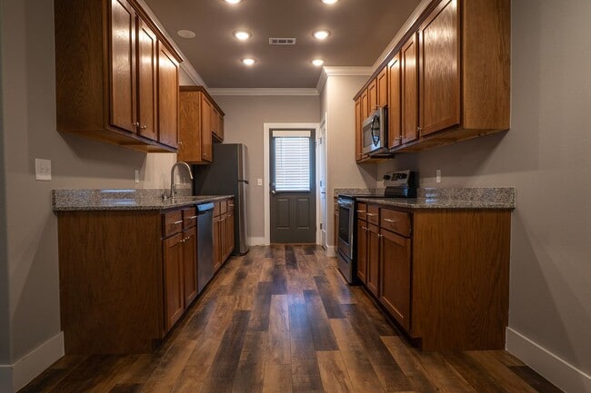 1931 Booker Cir
