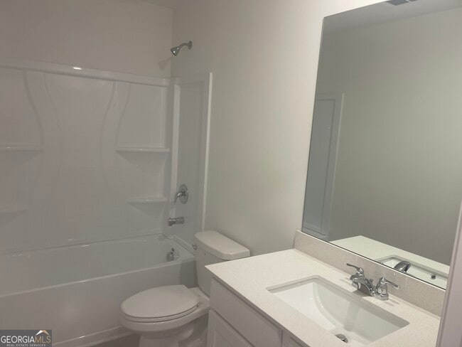 Photo - 109 Milledge Cmns Dr NE