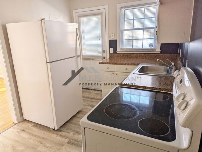 Photo - 2020 Englewood Ave