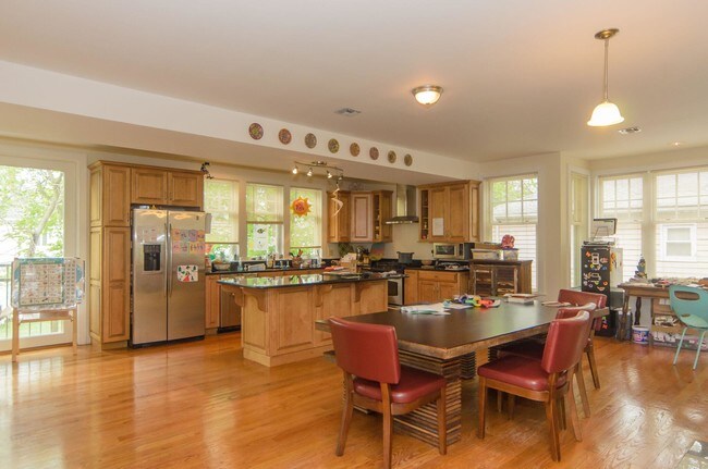 Photo - 53 Winslow Rd Unit A