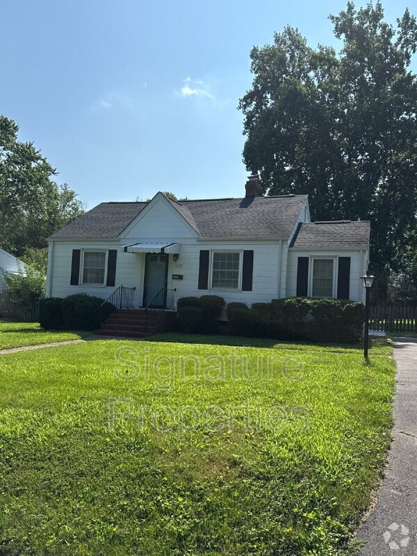 Building Photo - 1209 Foxcroft Rd Rental