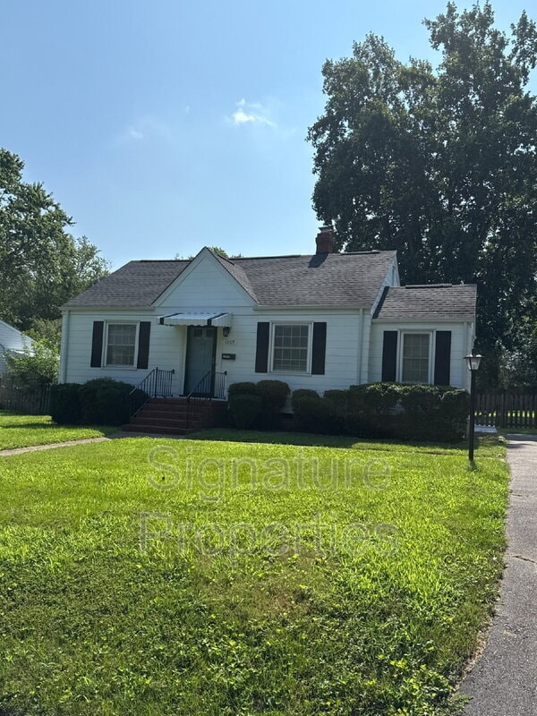 Building Photo - 1209 Foxcroft Rd Rental