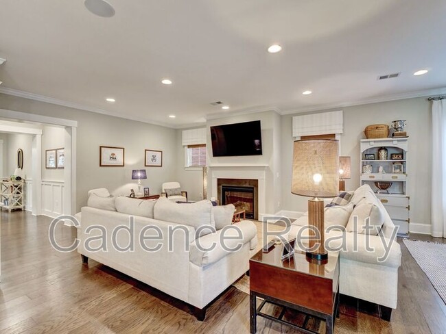 Photo - 7120 Maple Leaf Dr