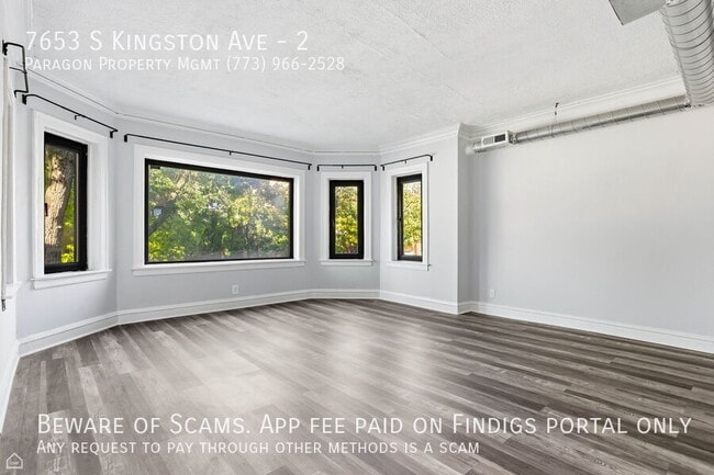 Building Photo - 7653 S Kingston Ave Unit 2