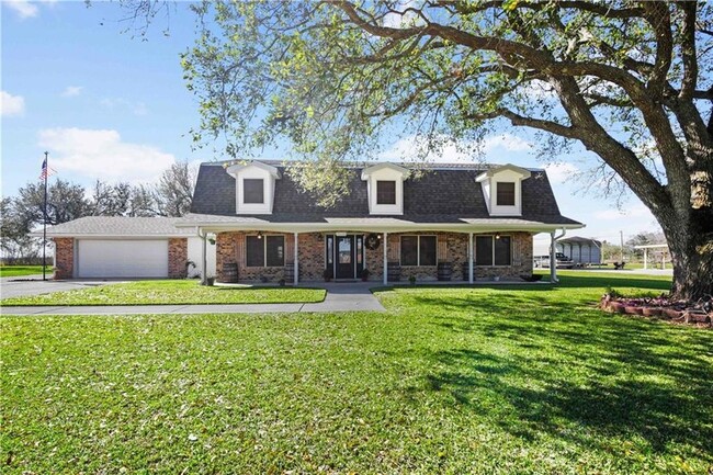 Photo - 306 E Woodlawn Ranch Rd House