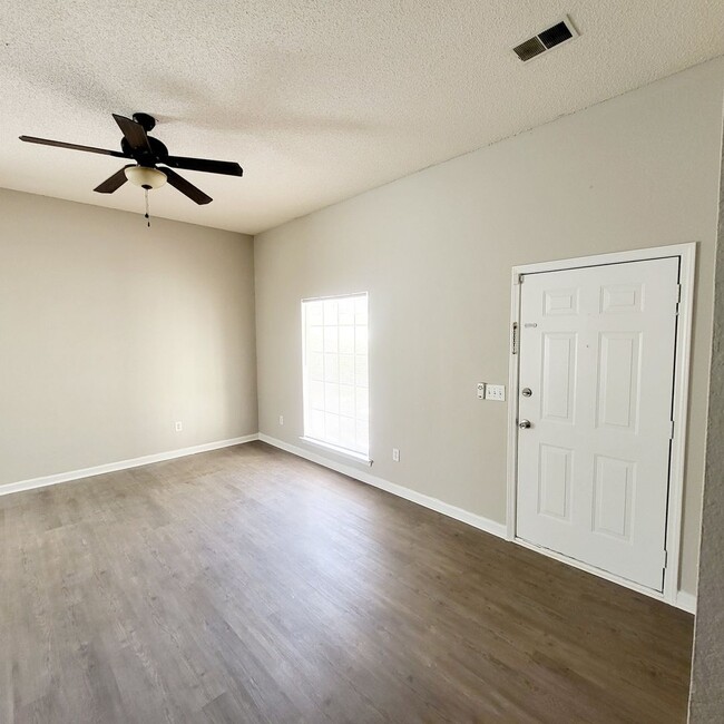 Photo - 511 Caddis Creek Rd