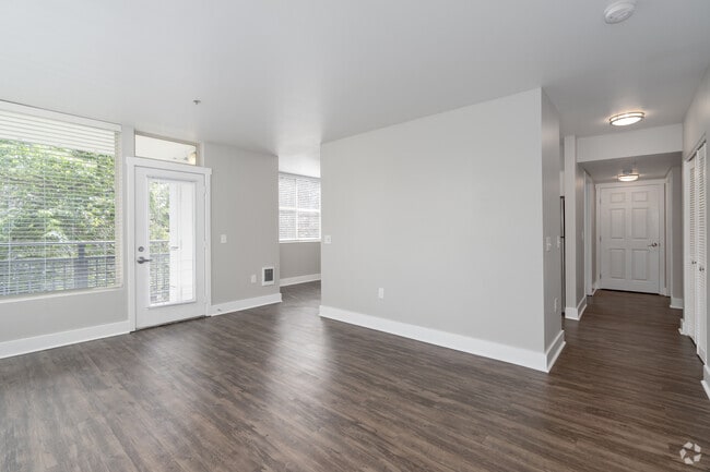 2BR, 2BA - 1,072SF - Living Room - 5819 Glisan