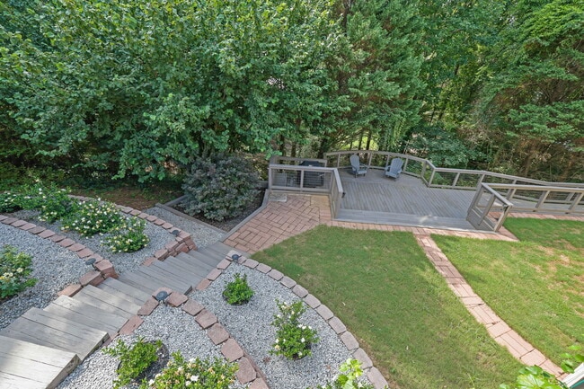 Photo - 520 Ruby Forest Pky