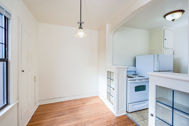 Photo - La Charme Apartments