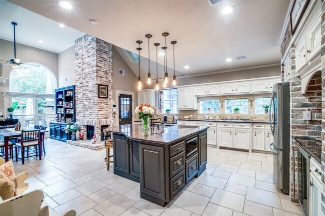 Photo - 7 Deer Lake Ct