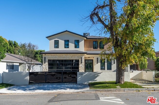 Building Photo - 4708 Noble Ave