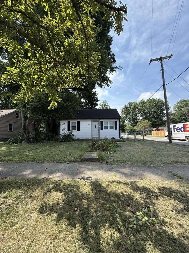 Photo - 2801 Maple Ave House