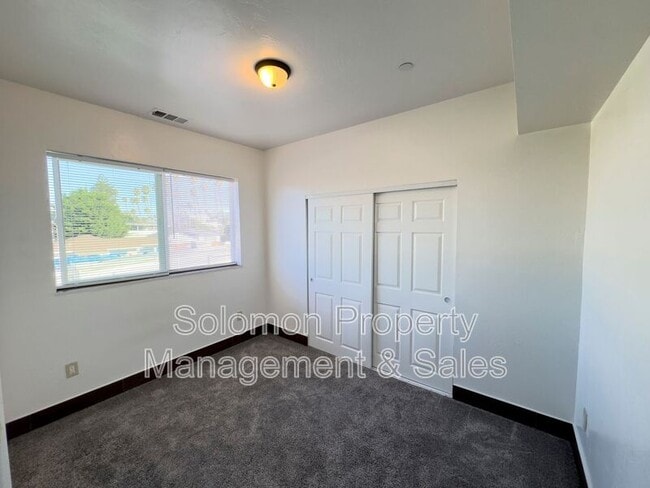 Photo - 2030 Broadway St