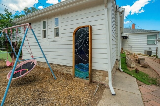 Photo - 515 W San Miguel St