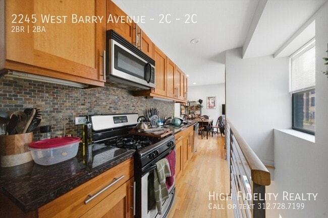Photo - 2245 W Barry Ave Unit 2C