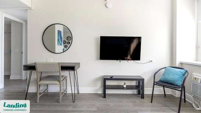 Photo - 305 Dr. M.L.K. Jr St S Unit 411.1403633