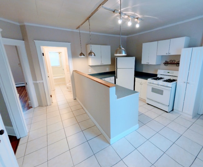 Building Photo - 862-864-864 Riverside Dr Rental