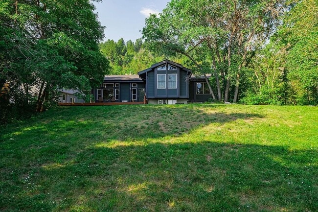 Photo - 1989 N 3775 E