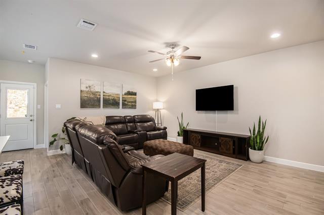 Photo - 229 Dunmore Dr