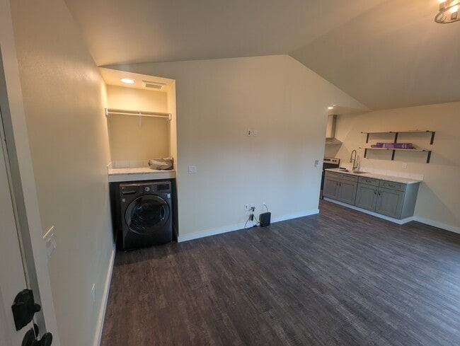 Photo - 1139 W 19th St Unidad A