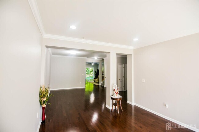 Photo - 122 Morgan Way