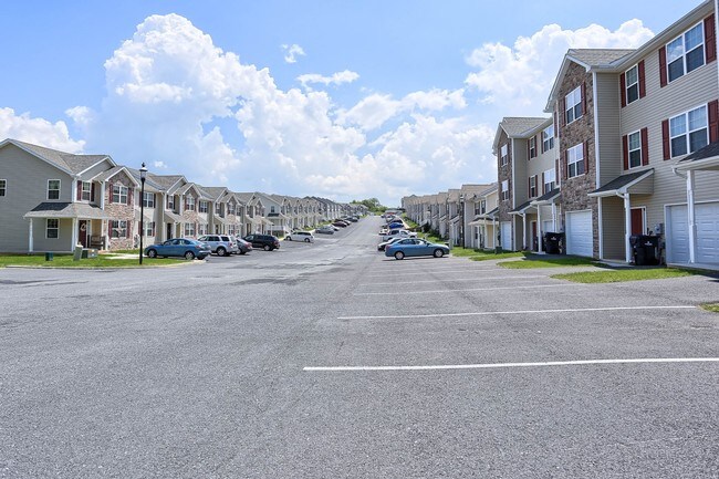 Marsh Run Townhomes - Marsh Run Townhomes