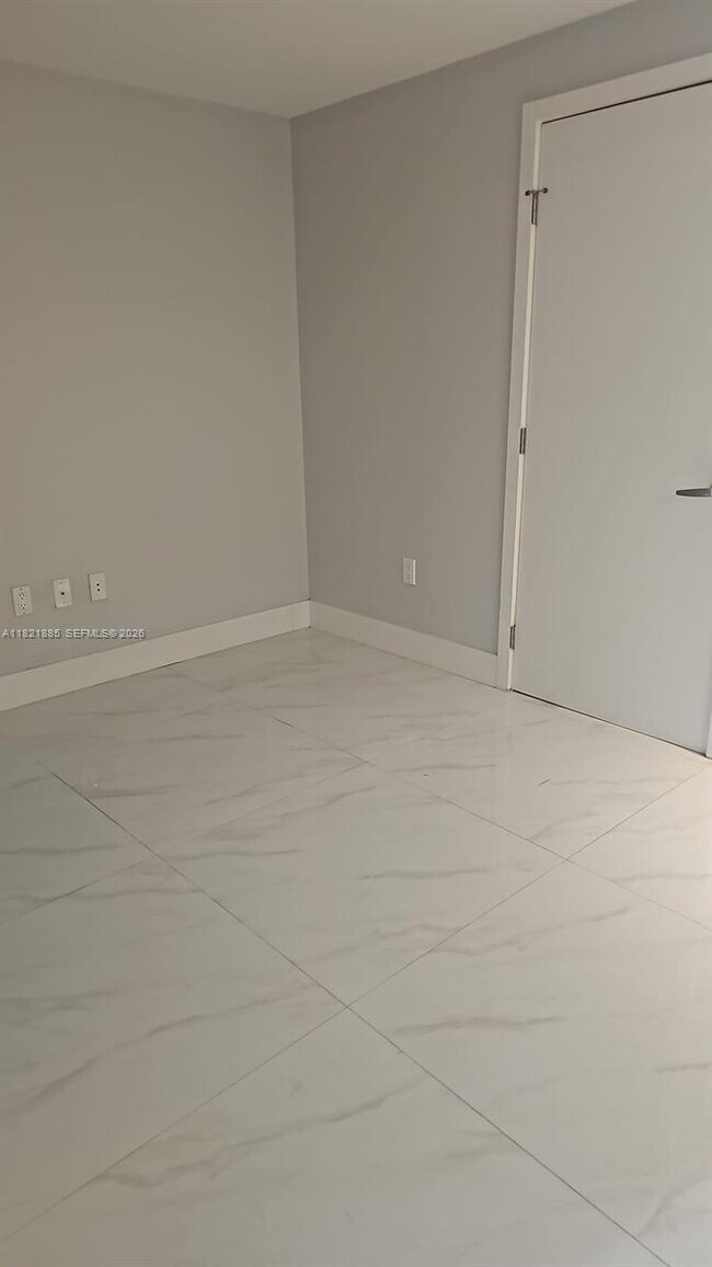 Photo - 16385 Biscayne Blvd Unit 902