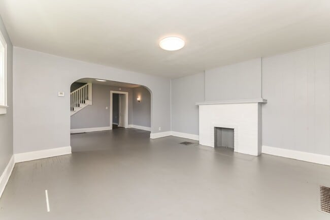 Photo - 1501/1503 Clifton Ave Unidad 1503