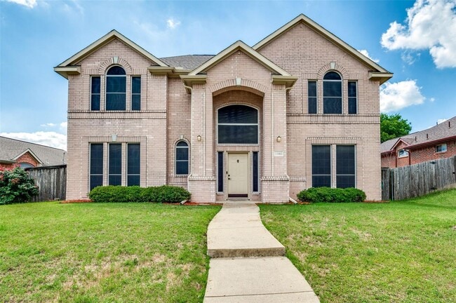 Building Photo - Large 4 Bedroom Home in High Pointe!