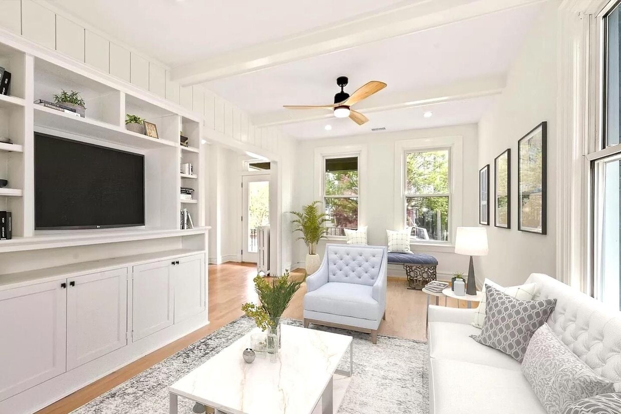Charming & Spacious Row Home for Rent in V... - Charming & Spacious Row Home for Rent in V...