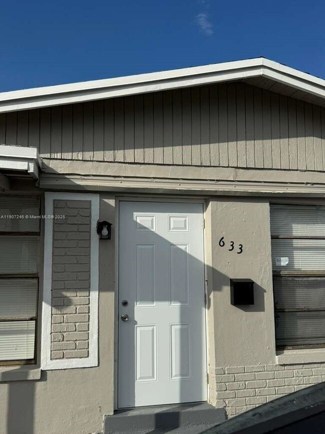 Building Photo - 633 NW 20th St