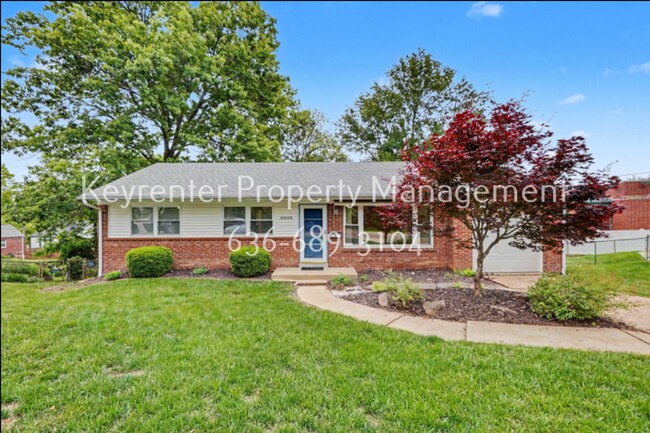 Building Photo - Spacious Updated 3-Bedroom Home in Prime Location