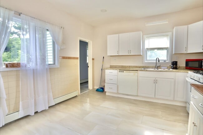 Photo - 17 Grant Ave Unit 2