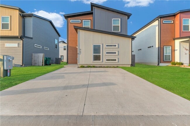 Photo - 960 Illinois Ave