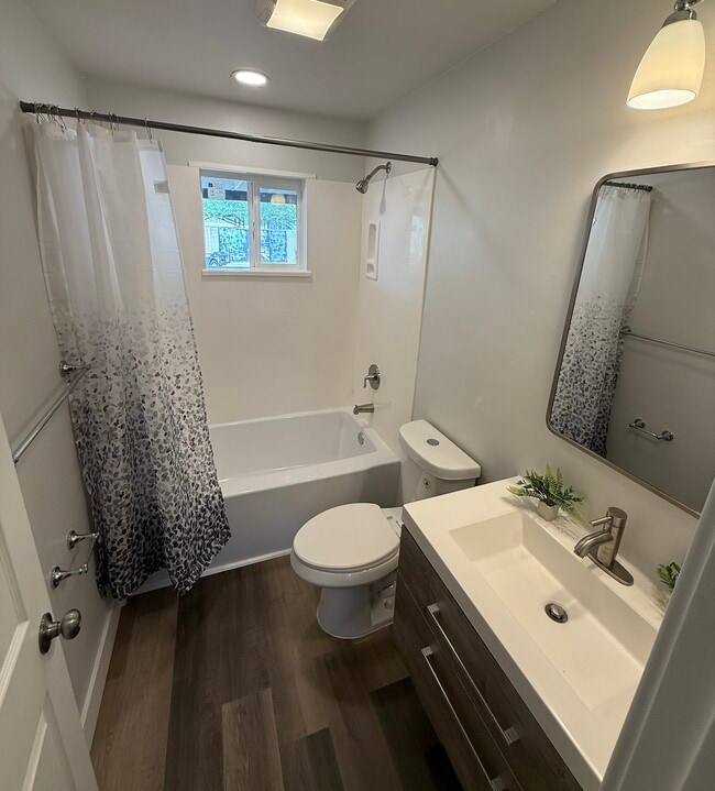 Photo - 738 E Roeser Rd