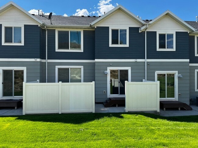 15083 Gallant Dr
