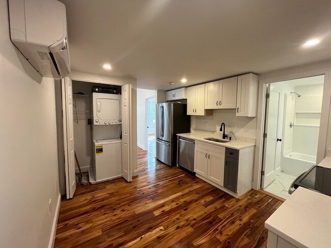 Photo - 155 Orange St